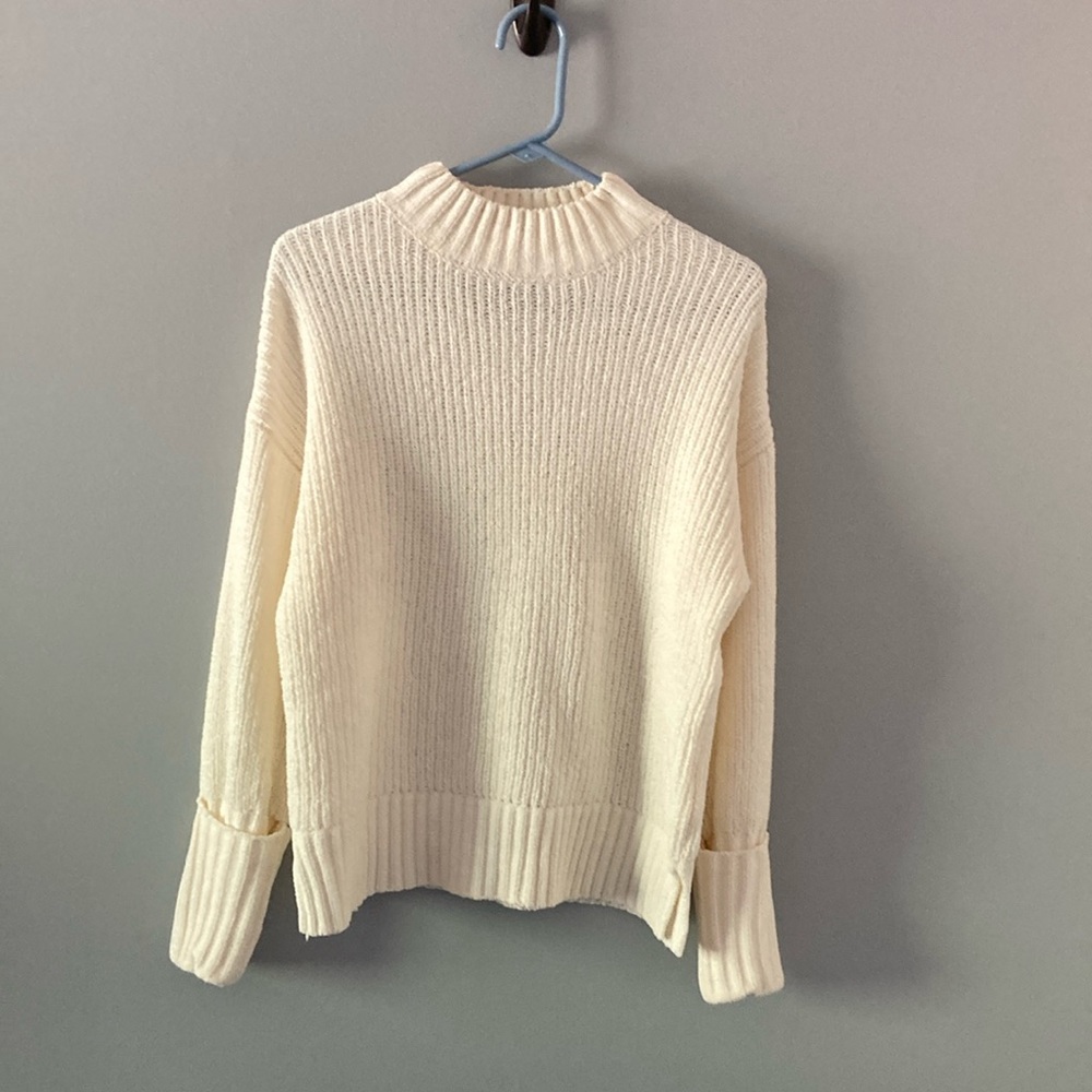 Sweater White